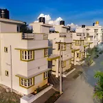 Golden Mile Resort