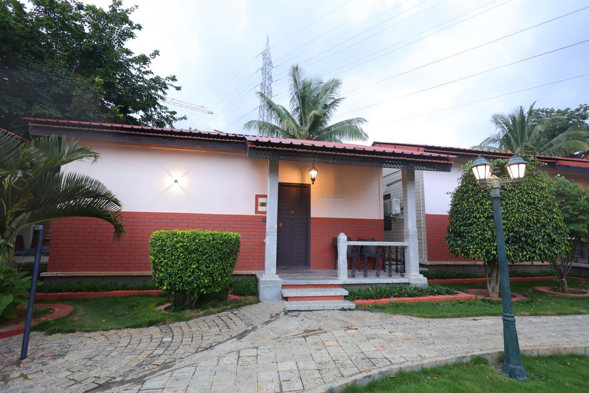 Resort Nirantara &