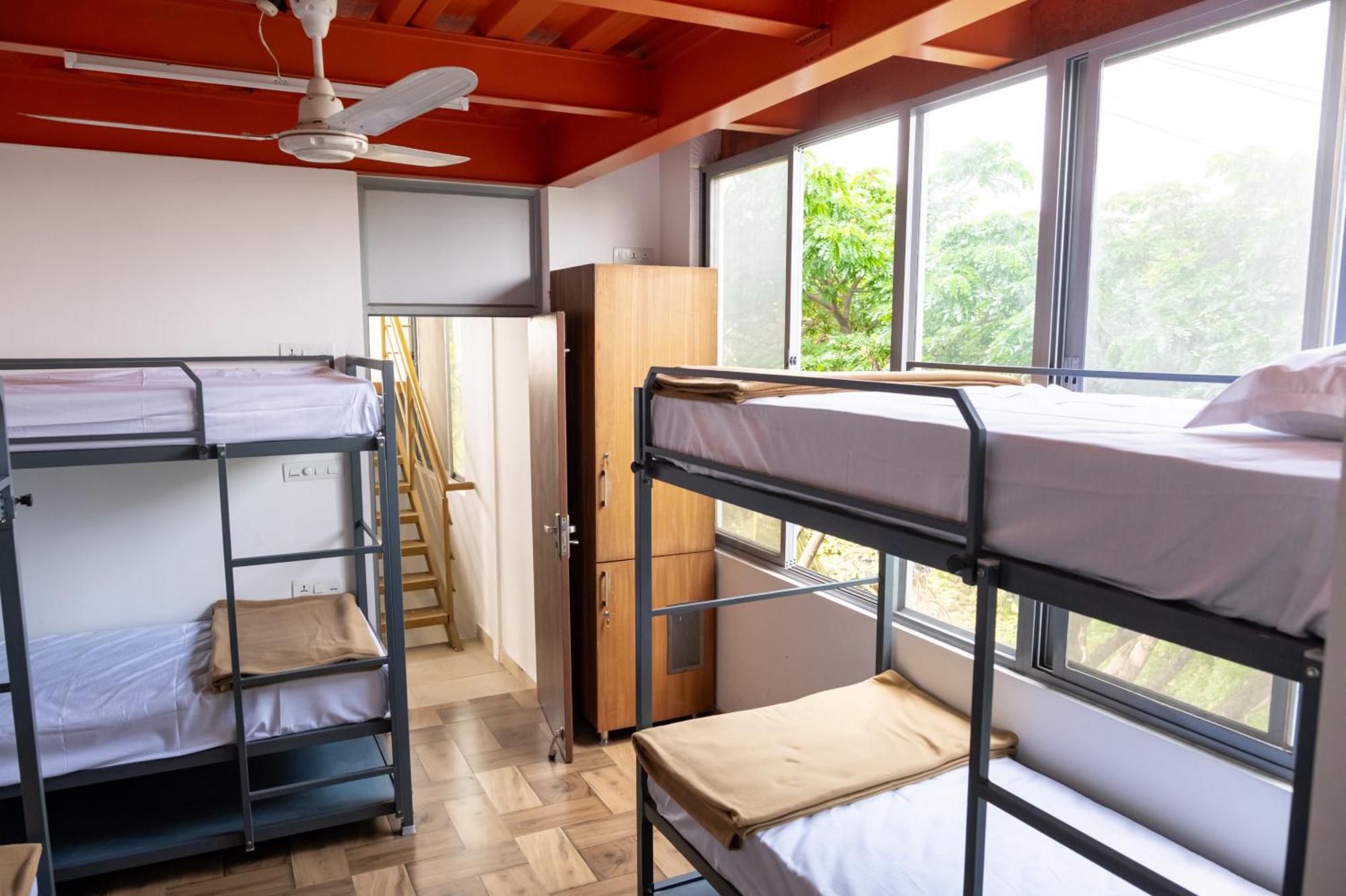 Hostel Stopover Backpackers *