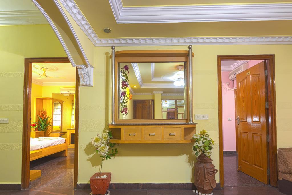 Pleasant Boulevard Hotel