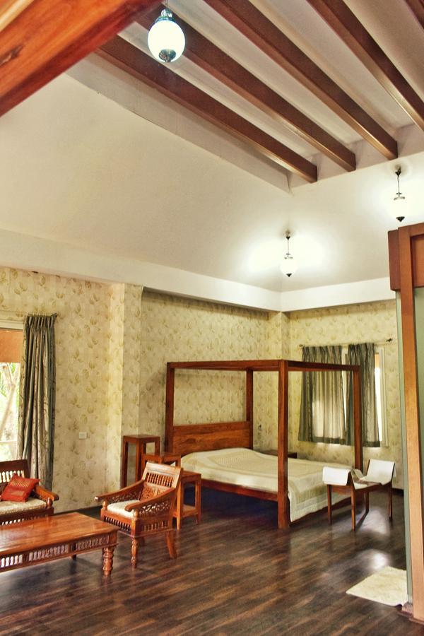 Gold Coins Club & Resort Kammasandra