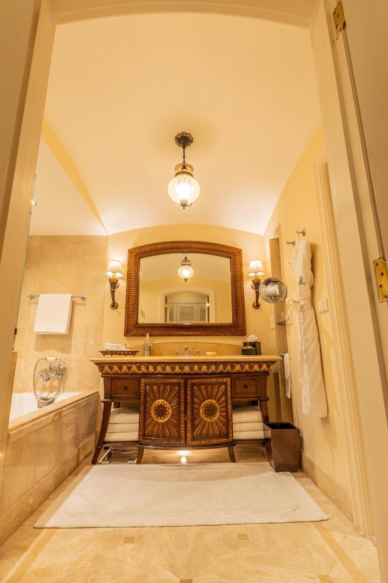 The Leela Palace Hotel 5*