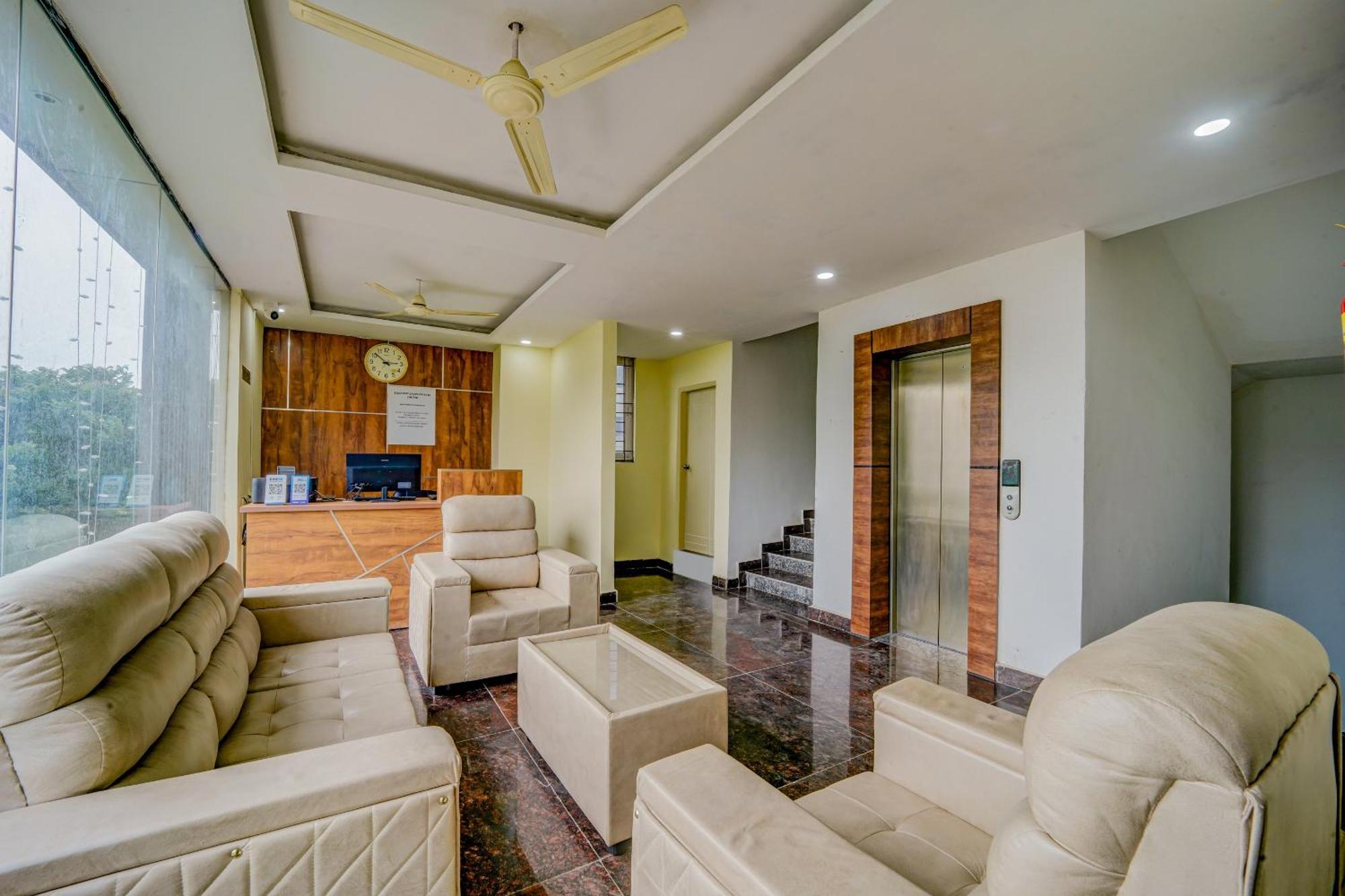 Open By Olive - The Emerald Hotel